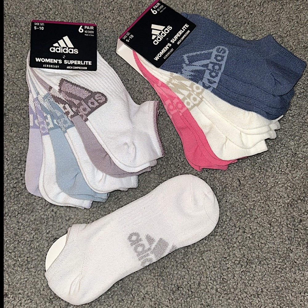 Adidas socks bundle ❤️ brand new with tags
(comes with 2packs & 1extra free pair
